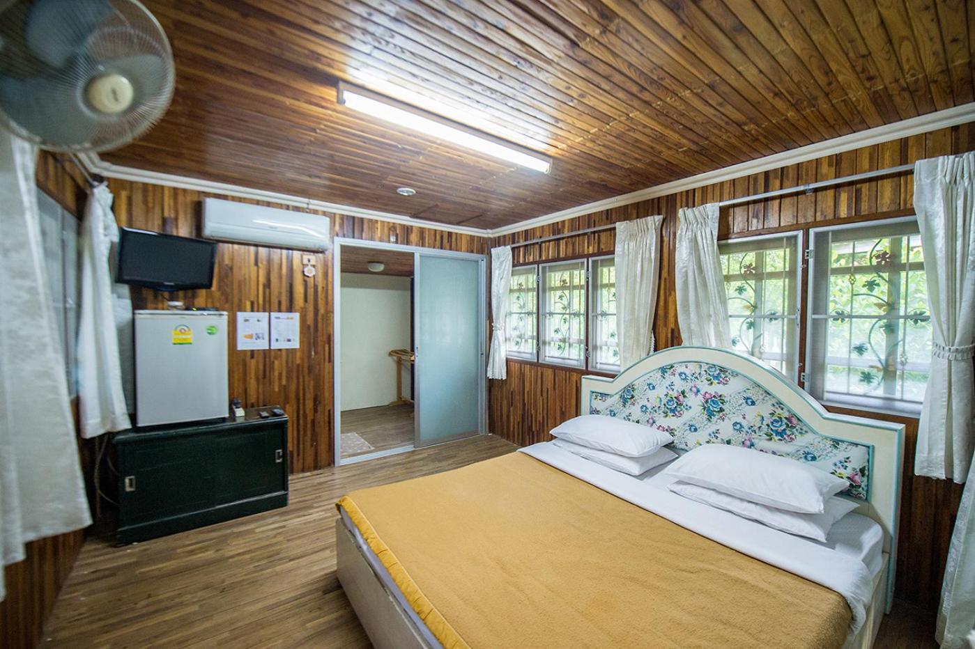 Poomvarin Resort Ban Wang Takhrai Room photo